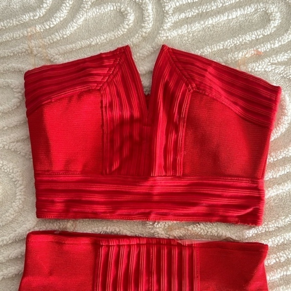 ♥️ Red crop top with matching skirt - Picture 2 of 7